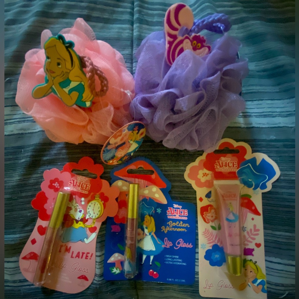 ALICE IN WONDERLAND CUTE COLLECTION